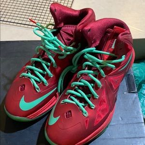 Lebron x (Christmas edition)